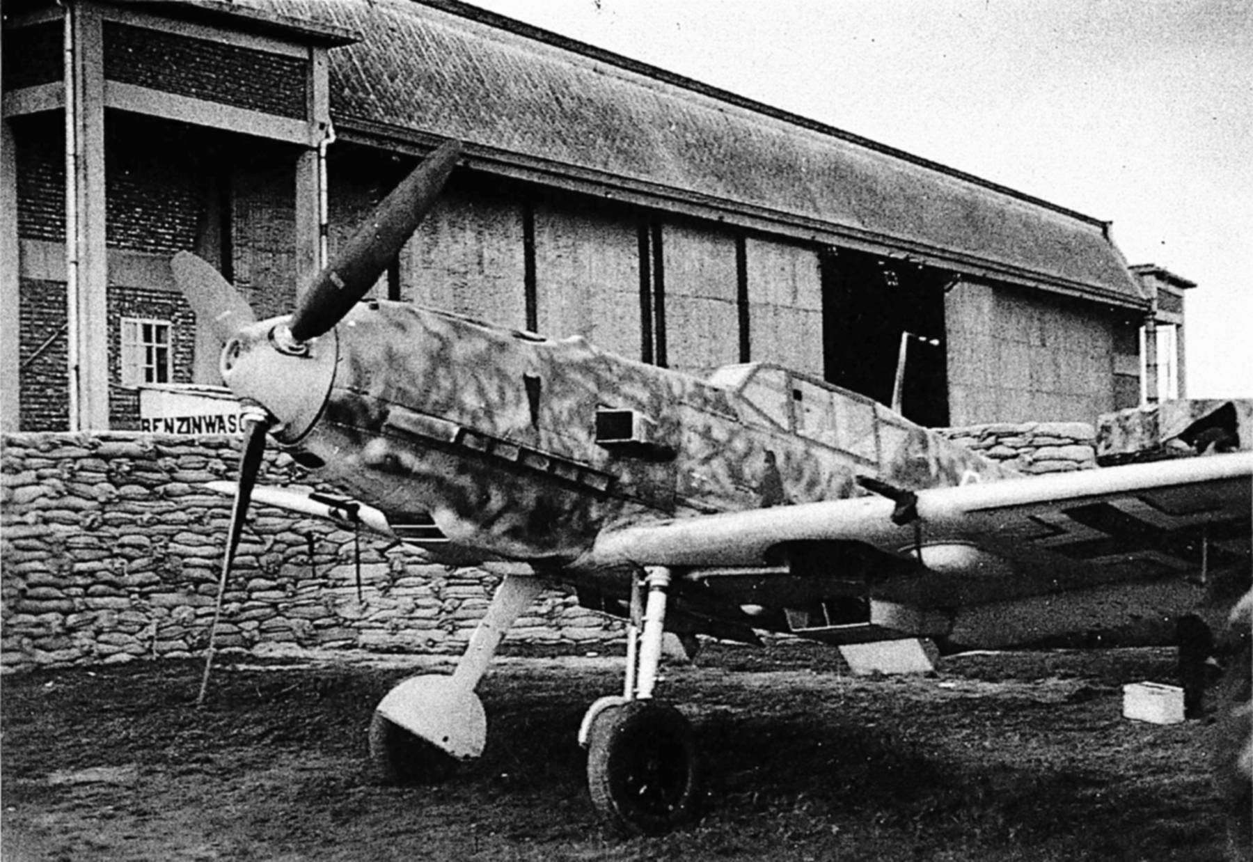 Asisbiz Messerschmitt Bf E Jg Undergoing Maintenance Th July