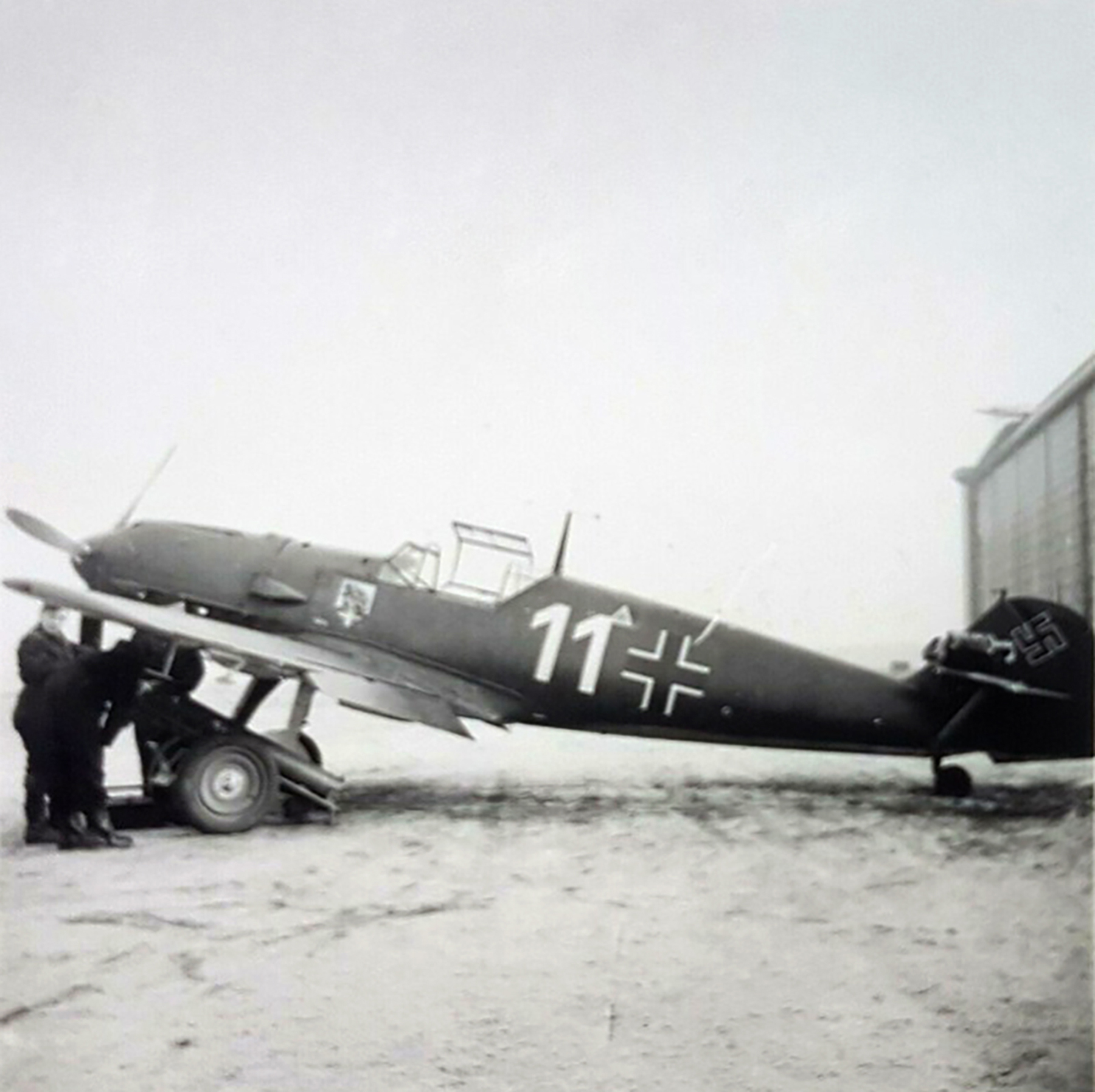 Asisbiz Messerschmitt Bf 109E3 3.JG76 Yellow 11 nr Zeppelin Halle ...