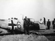 Asisbiz Messerschmitt Bf 109E7B ErgGr JG77 Red 6 force landed Ukraine 1942 01