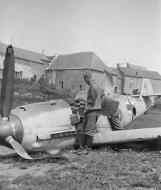 Asisbiz Messerschmitt Bf 109E3 3.(J)LG2 Brown 6 Erwin Clausen force landed St Omer France 30th Jun 1940 01