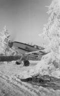 Asisbiz Messerschmitt Bf 109E1 5.(J)TG186 warming the engine prior to flight winter 1939 40 01