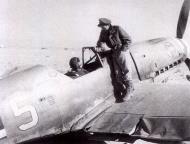 Asisbiz Messerschmitt Bf 109F4Trop 1.JG27 White 5 Albert Espenlaub crash landed El Adem Dec 1941 02