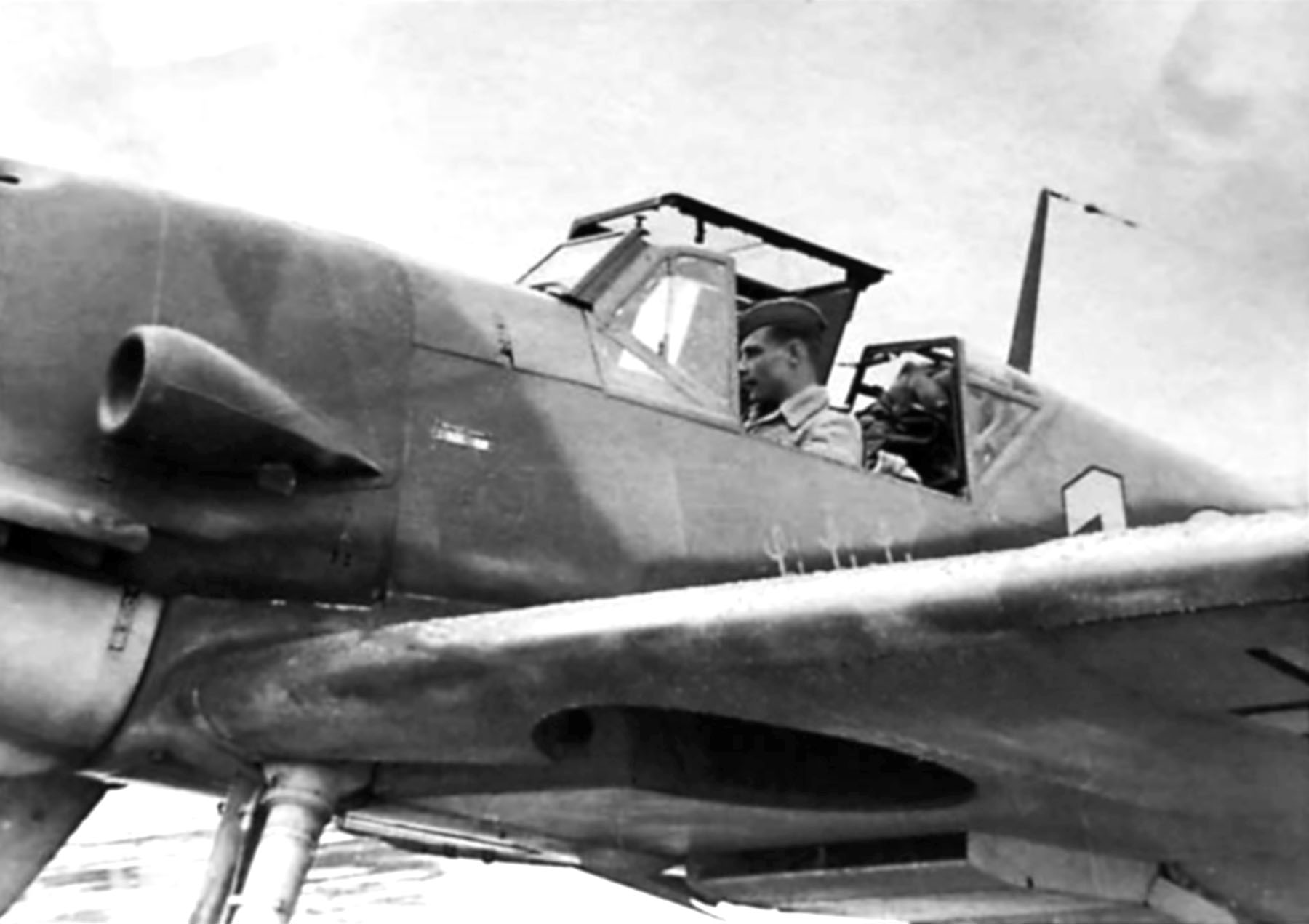 [Frankenstein Modelkits] 1/72 - Messerschmitt Bf 109 G-2/R6  (bf109) - Page 6 Messerschmitt-Bf-109F4-9.JG3-Yellow-10-Rolf-Diergardt-Stalingrad-1942-01