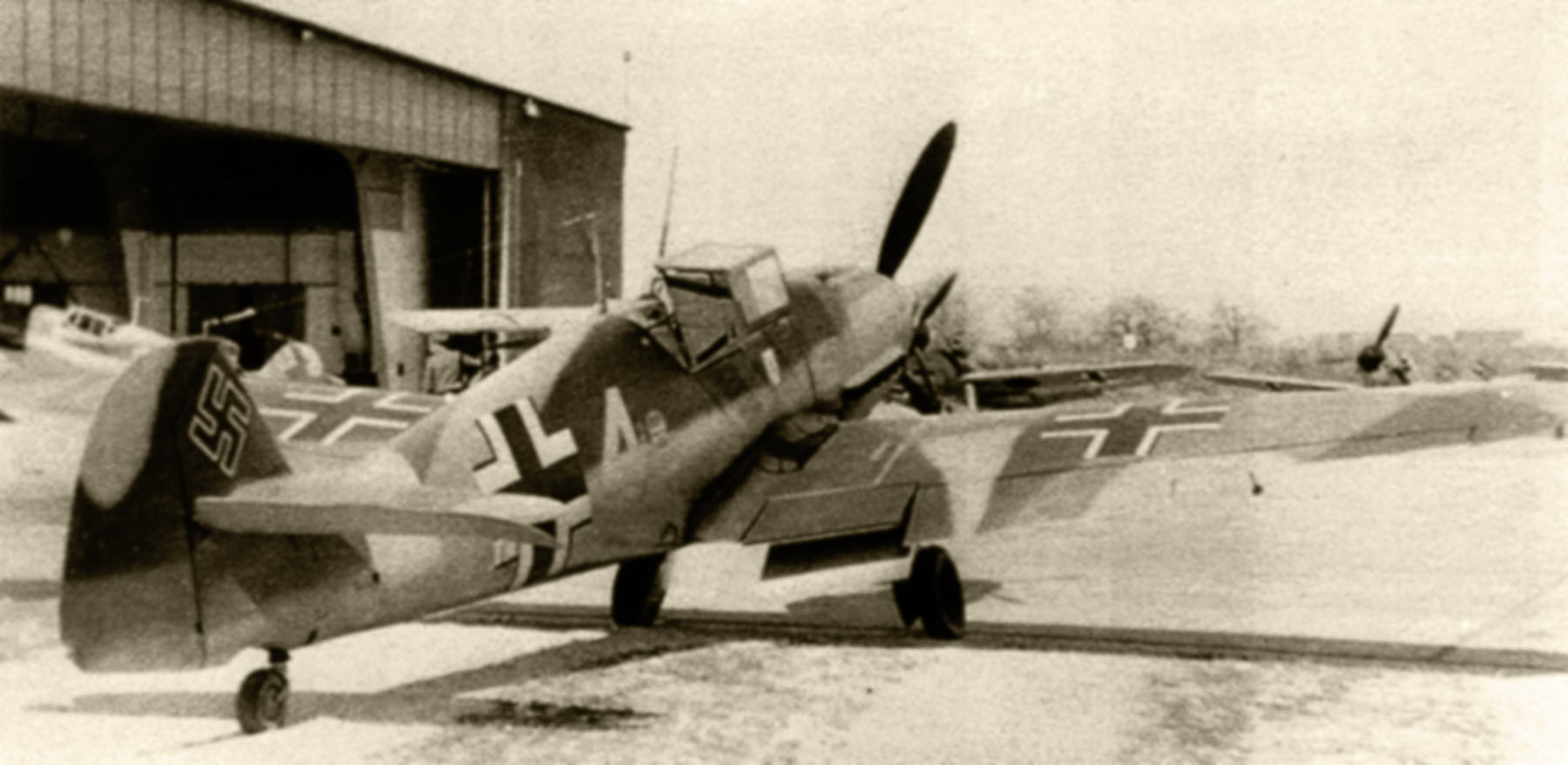 [Frankenstein Modelkits] 1/72 - Messerschmitt Bf 109 G-2/R6  (bf109) - Page 6 Messerschmitt-Bf-109F4-9.JG3-Yellow-4-Eberhard-von-Boremski-WNr-13220-Zhuguyev-Russia-May-1942-01