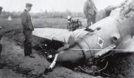 Asisbiz Messerschmitt Bf 109F4 JG53 damaged at Mannheim Sandhofen 1941 01