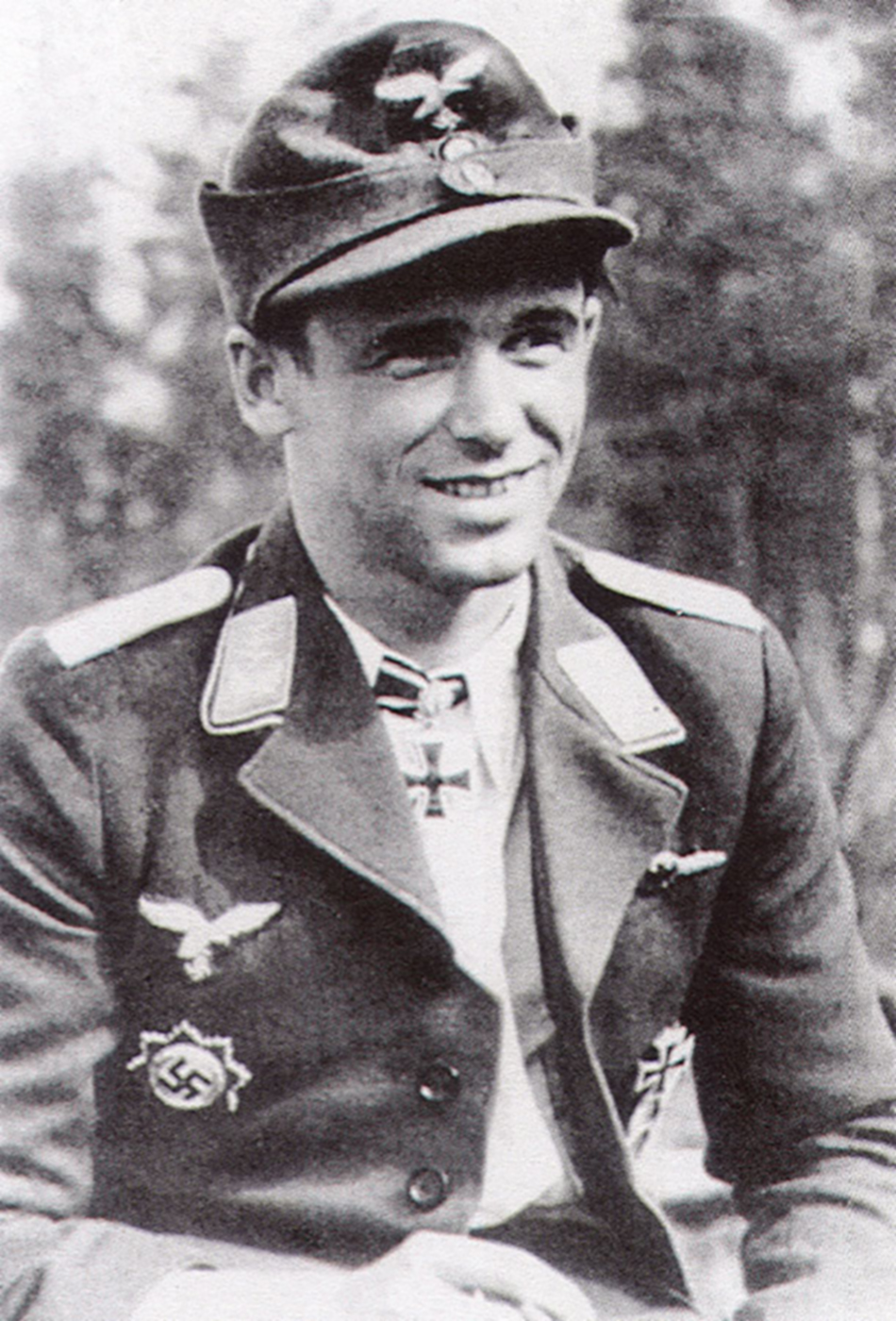 Asisbiz Aircrew Luftwaffe JG54 ace Hans Philipp Russia March 1942 01