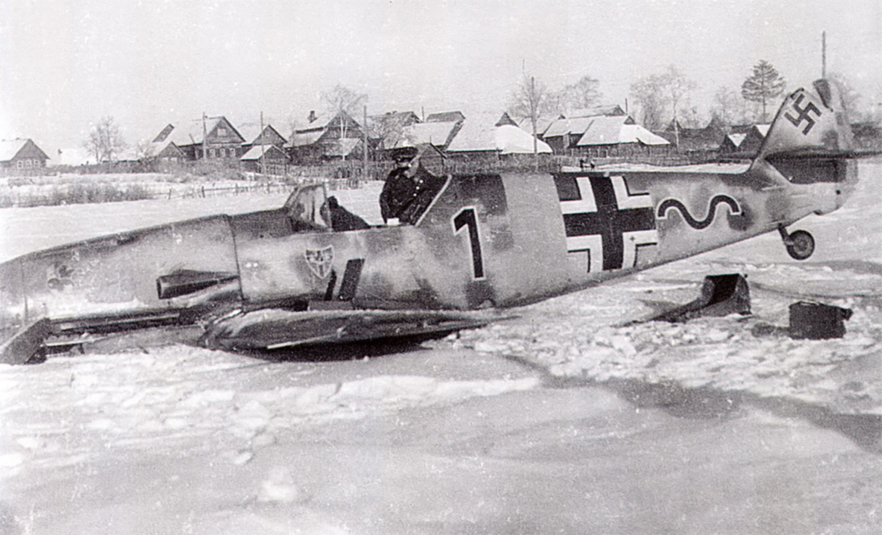 Asisbiz Messerschmitt Bf 109 F-2 7./JG54 most likely Herbert Biermann ...