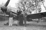 Asisbiz Messerschmitt Bf 109G6 ANR 2Gr2Sqn Yellow 8 Stkz BQ+LE WNr 160614 Italy Oct 1944 01
