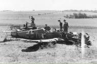 Asisbiz Messerschmitt Bf 109G6 9.JG1 Yellow 1 Heinrich Esser WNr 411471 force landed 1944 01