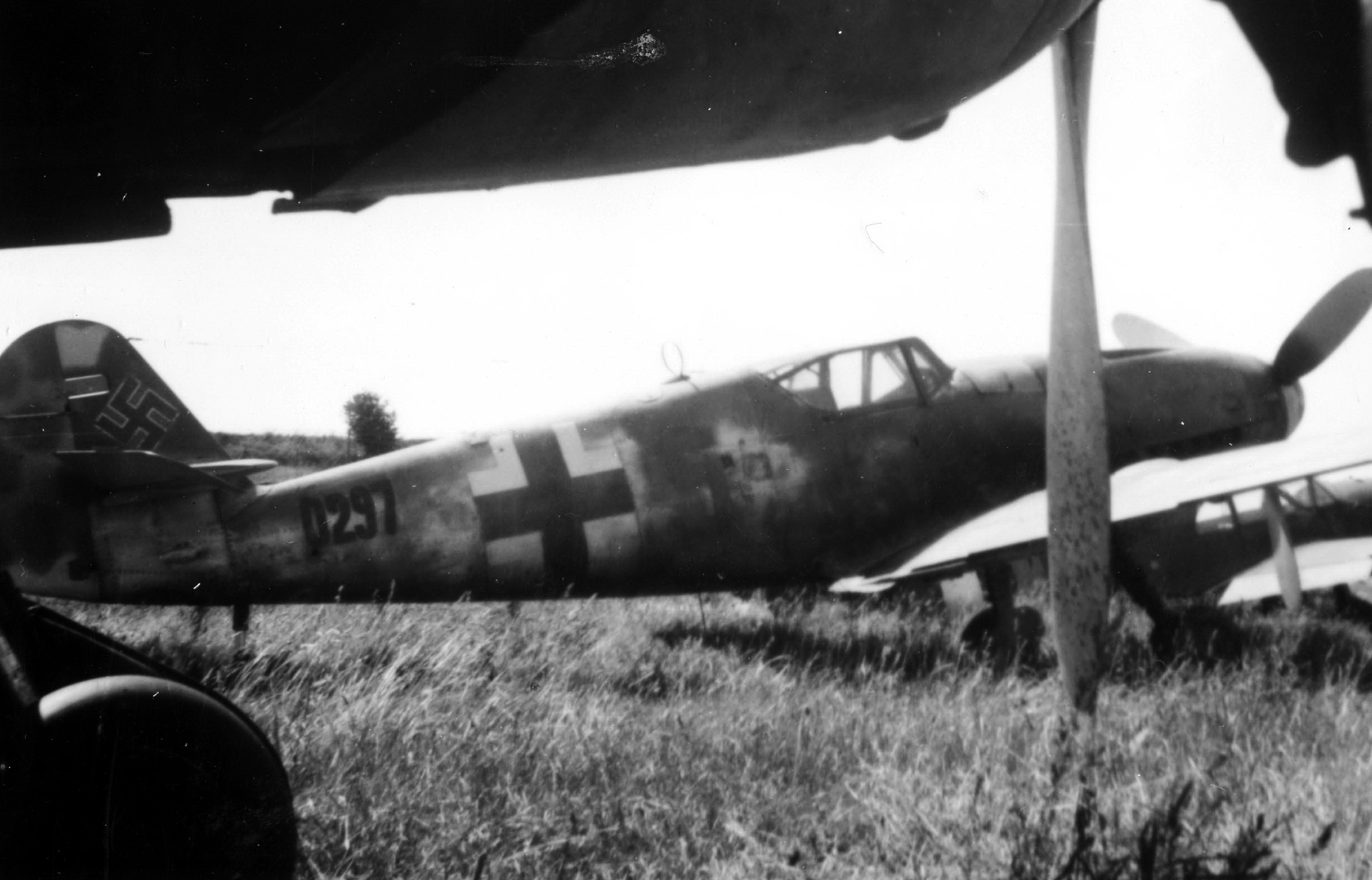 Asisbiz Messerschmitt Bf 109g10r3 Erla 10 Jg51 Yellow 5 Horst Walter