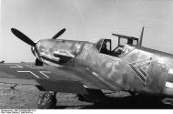 Asisbiz Messerschmitt Bf 109G6 Stab II.JG52 Gerhard Barkhorn WNr 15909 Russia Sep 1943 01