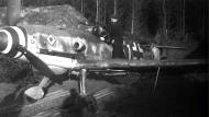 Asisbiz Messerschmitt Bf 109K4 9.JG77 White 1 Franz Menzel WNr 330204 Germany 1944 01