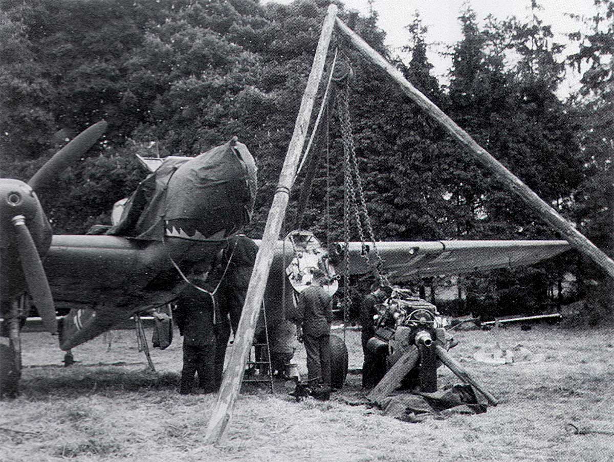 Asisbiz Messerschmitt Bf 110c Zerstorer 5 Zg76 Undergoing Engine