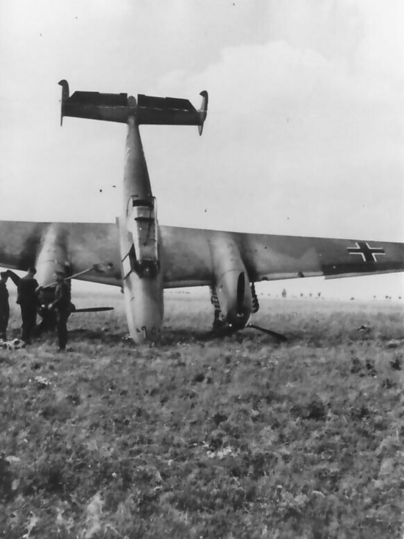 Asisbiz Messerschmitt Bf 110c Zerstorer I Zs1 Landing Mishap France May