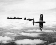 Asisbiz Vought F4U 1 Corsairs VF 12 practising aerial maneuvers USA 23rd Mar 1943 01