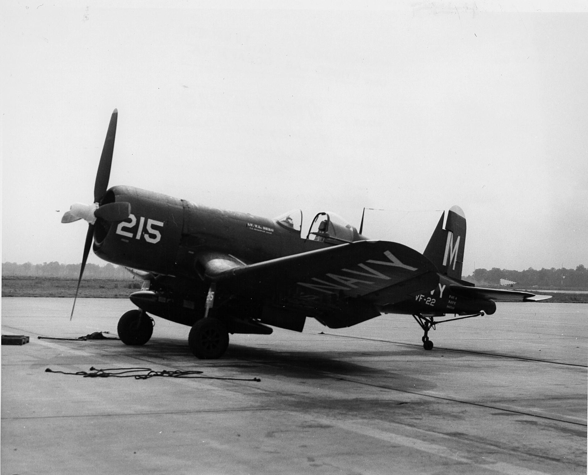 Asisbiz Vought F4U 4 Corsair VF-22 White M215 BuNo 96780 Lt TL Berg ...