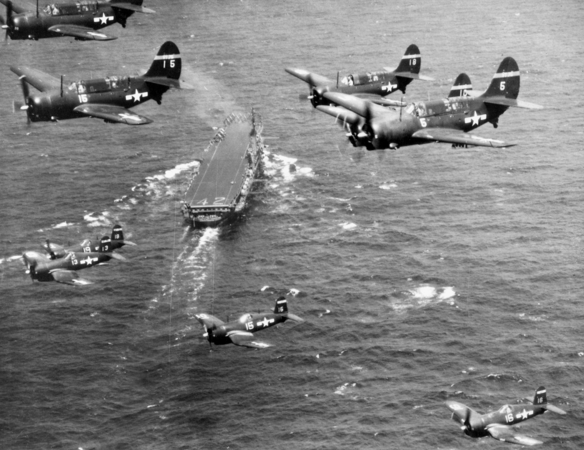 Asisbiz Vought F U Corsair Vf And Vt Sb C E Helldivers Over Uss Franklin Cv Atlantic