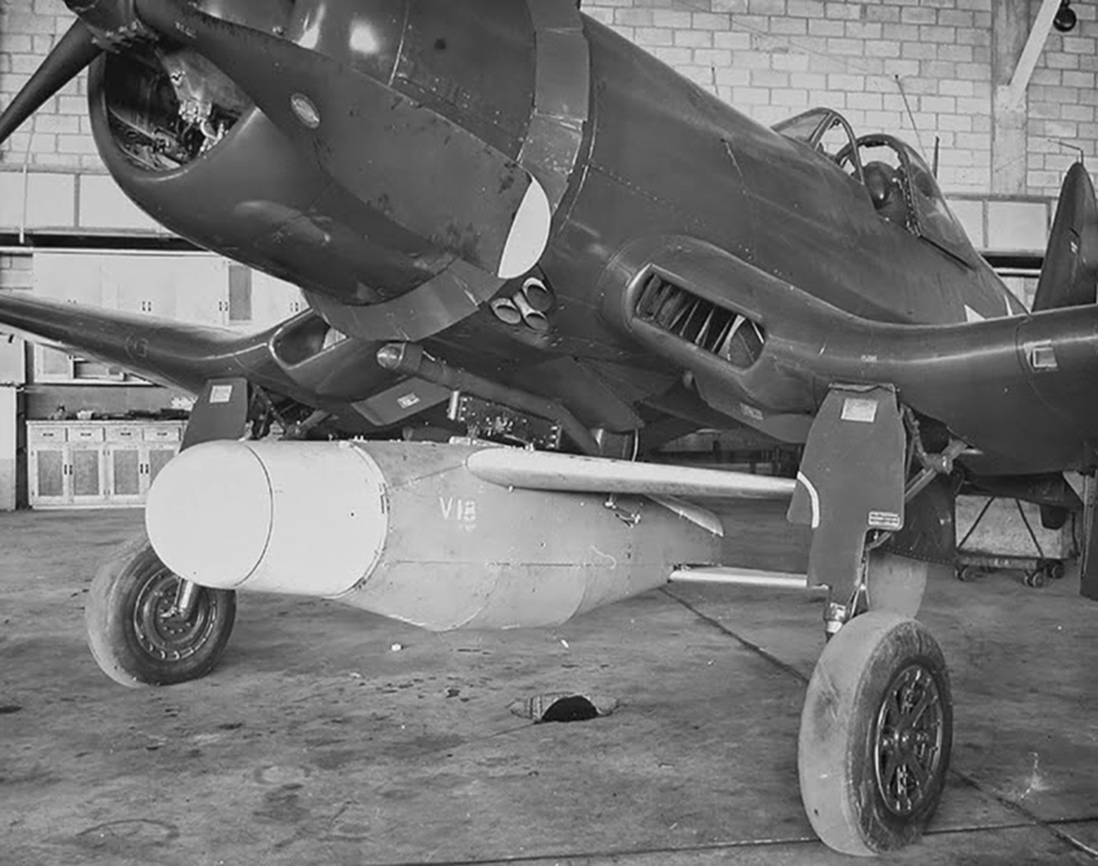 The ASM-N-2 Bat, self guiding Anti-ship Glide bomb. - Aircraft - War ...