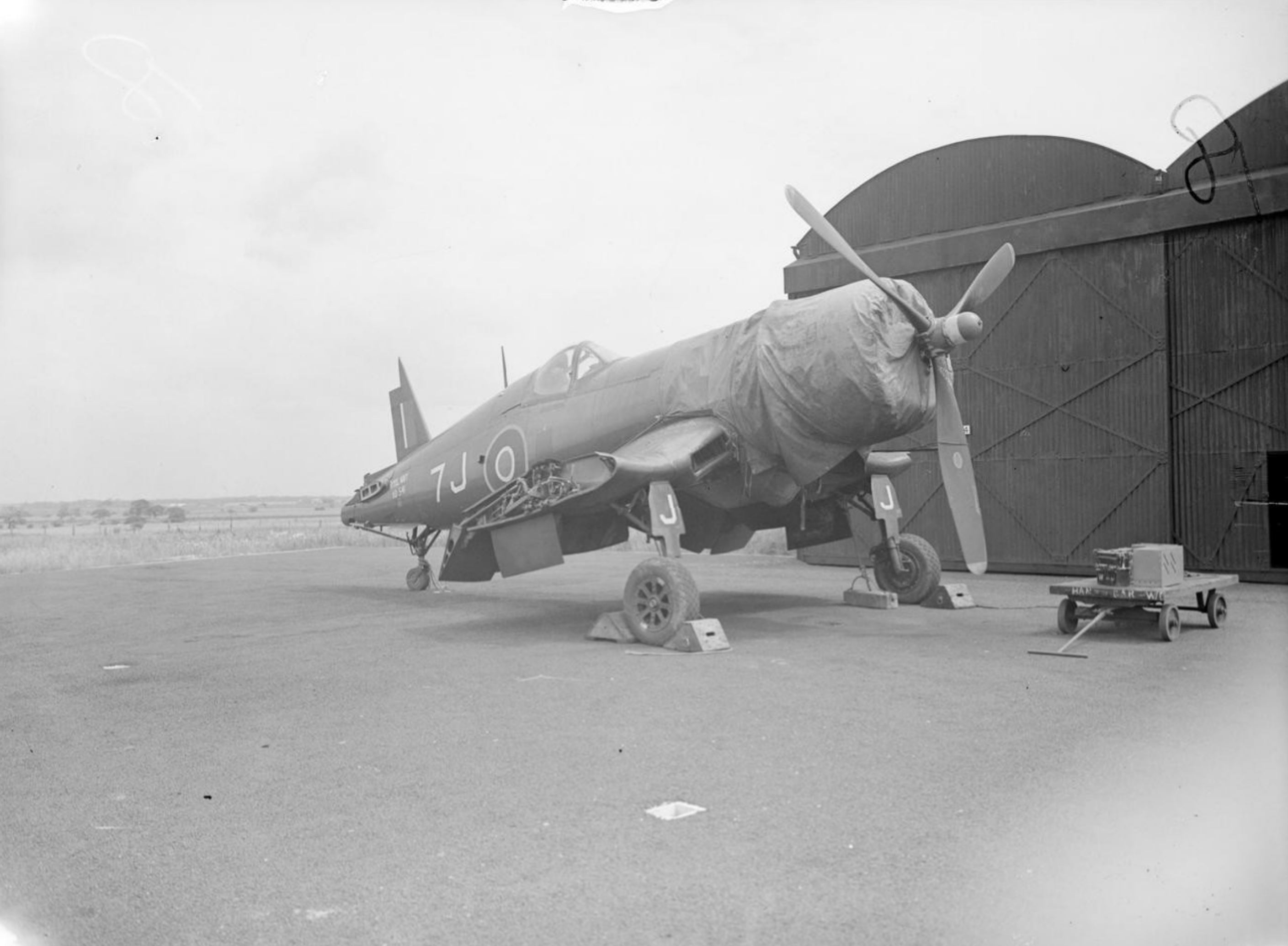 Asisbiz Fleet Air Arm Nas Corsair At Hms Ariel Used As Radio N