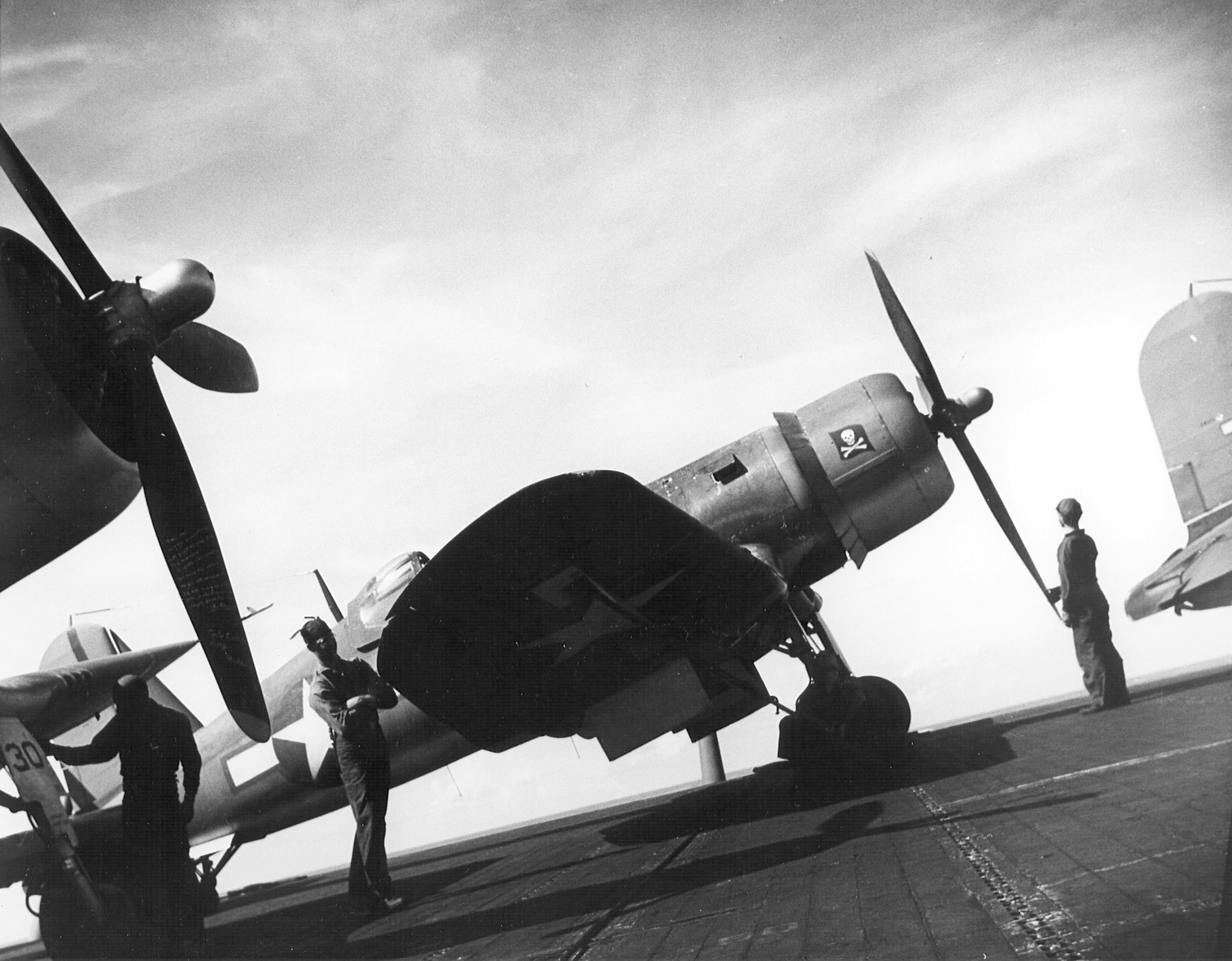 Asisbiz Vought F U A Corsair Vf Jolly Rogers White Aboard Cv Uss Bunker Hill