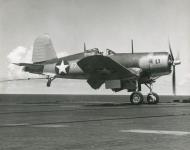 Asisbiz Vought F4U 1 Corsair VF 17 White 17F19 landing aboard CV 17 USS Bunker Hill July 1943 01