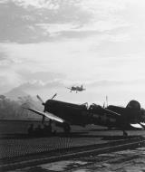 Asisbiz Vought F4U 1A Corsair VF 17 Jolly Rogers White 077 on Bougainville Feb 1944 80 G 425512