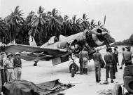 Asisbiz Vought F4U 1A Corsair VF 17 White 5 Tom TK Killefer 17656 maintenance Nissan Island Green Islands 6th Mar 1944 05