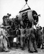 Asisbiz Vought F4U 1A Corsair VF 17 White 5 Tom TK Killefer 17656 maintenance Nissan Island Green Islands 6th Mar 1944 06