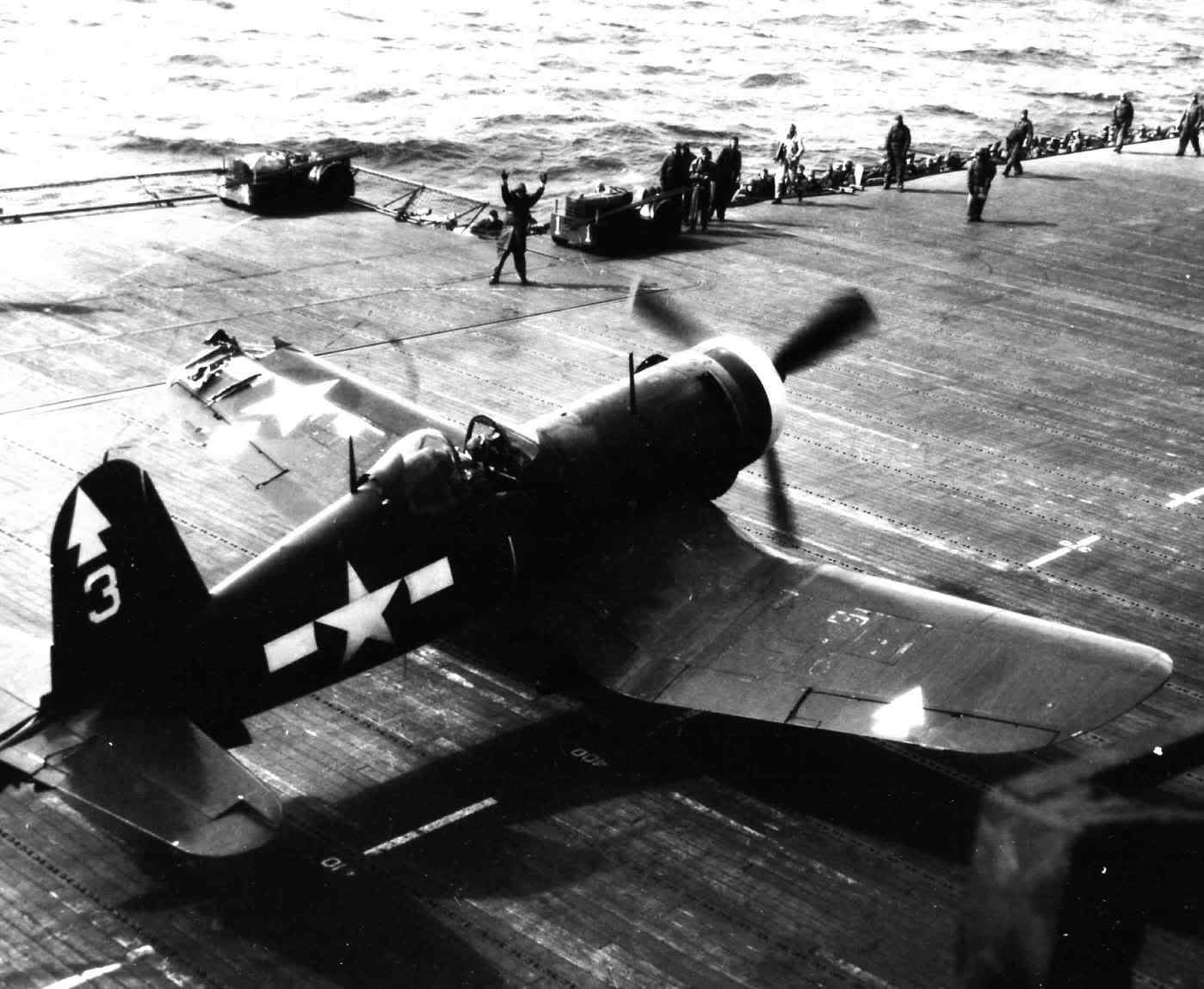 Asisbiz Vought F4u-1d Corsair Vmf-123 White 3 Landed Cv 18 Uss 