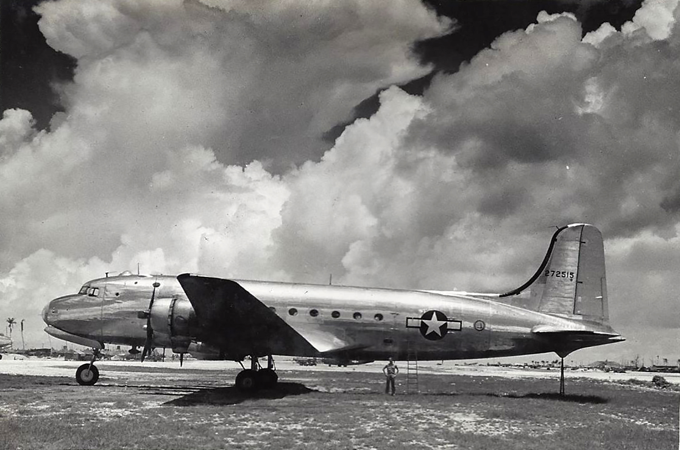 Asisbiz Douglas C 54 Skymaster 42 72515 at Kwajalein Atoll Marshall ...