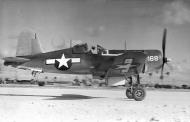 Asisbiz Goodyear FG 1D Corsair VMF 155 White 168 landing at Kwajalein Atoll Marshall Islands 1945 01