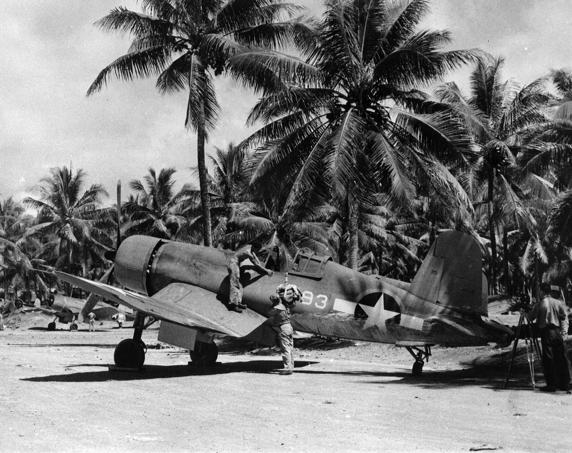 Asisbiz Vought F4U 1 Corsair VMF-214 Black Sheep White 93 1st Lt ...