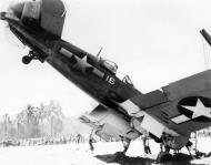 Asisbiz Vought F4U 1A Corsair VMF 216 White 16 landing mishap at Cape Torokina 10th Jan 1944 01