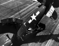 Asisbiz Vought F4U 1D Corsair VMF 216 White 121 landing mishap USS Wasp 17th Feb 1945 02