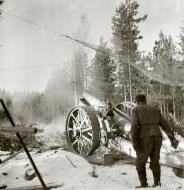 Asisbiz Finnish army artillery firing at Soviet positions around Sirkiansaari 14th Oct 1941 56820