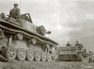 Asisbiz Finnish army parade their newly acquired Sturmgeschutz III at Enso 4th Jun 1941 151601