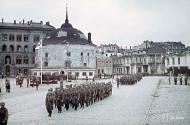 Asisbiz Finnish forces after the Vyborg conquest parade around the market square 31st Aug 1941 JSdia627
