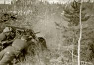 Asisbiz German PAK gunners in action near Medvezhyegorsk Karelia Russia 22nd Apr 1942 88945