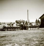 Asisbiz German Panzer II tanks HQ at Vasonvaara Vuokkiniemi 17th Jul 1941 23026