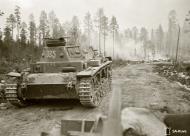 Asisbiz German Panzer III battles it out with Soviet forces at Ounasniemi 16th Jul 1941 26164