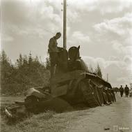 Asisbiz Soviet BT7 tank destroyed at Kaukola 16th Aug 1941 35517