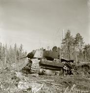 Asisbiz Soviet KV1 tank knocked out by a mine near Syvari power plant 19th Apr 1942 83981