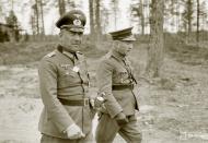 Asisbiz Wehrmachtbefehlshaber Norwegen Paul Nikolaus von Falkenhorst during inspection visit Kuusamo 24th Jun 1941 20788