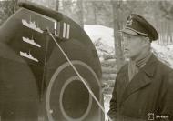 Asisbiz Aircrew FAF pilot Lt Ruohola adding his air victories to his aircraft at Suulajarvi 13th Nov 1941 67616