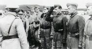 Asisbiz Aircrew General der Jagdflieger Adolf Galland inspects Ekdo 25 Achmer 1943 01