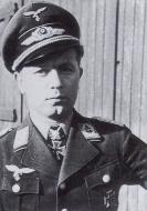 Asisbiz Aircrew Luftwaffe JG51 ace Walter Oesau France Aug 1940 01