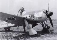 Asisbiz Focke Wulf Fw 190A 6.JG26 Yellow 1 Naumann Lille Vendeville France 26th July 1943 02