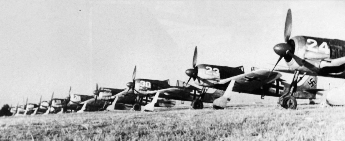 Asisbiz Focke Wulf Fw 190a 1 Sg101 Schlachtgeschwader 101 Formation