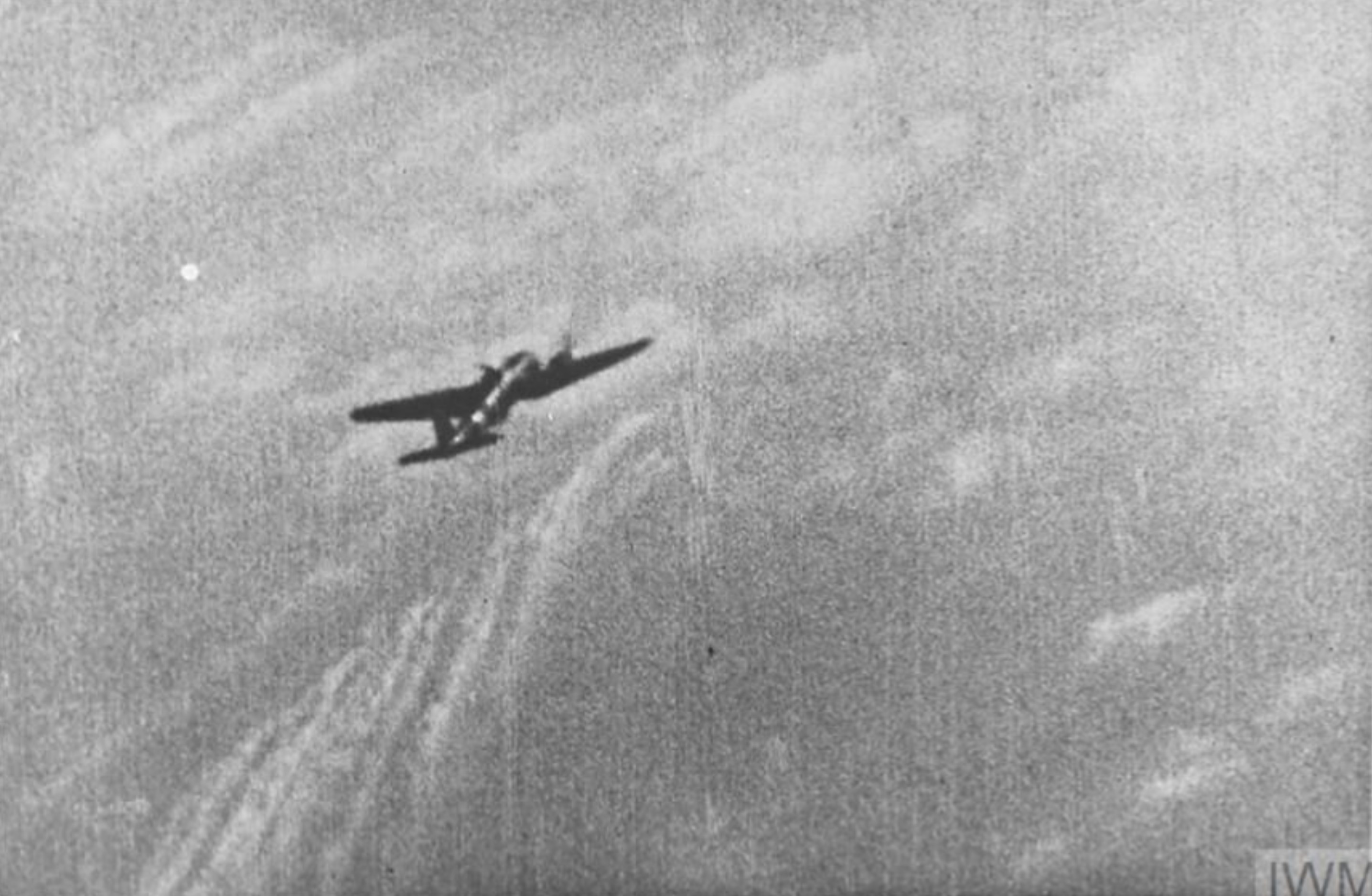 Asisbiz Kanalkampf Gun camera footage from RAF aircraft showing He 111 ...