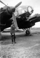 Asisbiz Heinkel He 111H KG100 bomber showing the unit emblem and painted for night ops 01